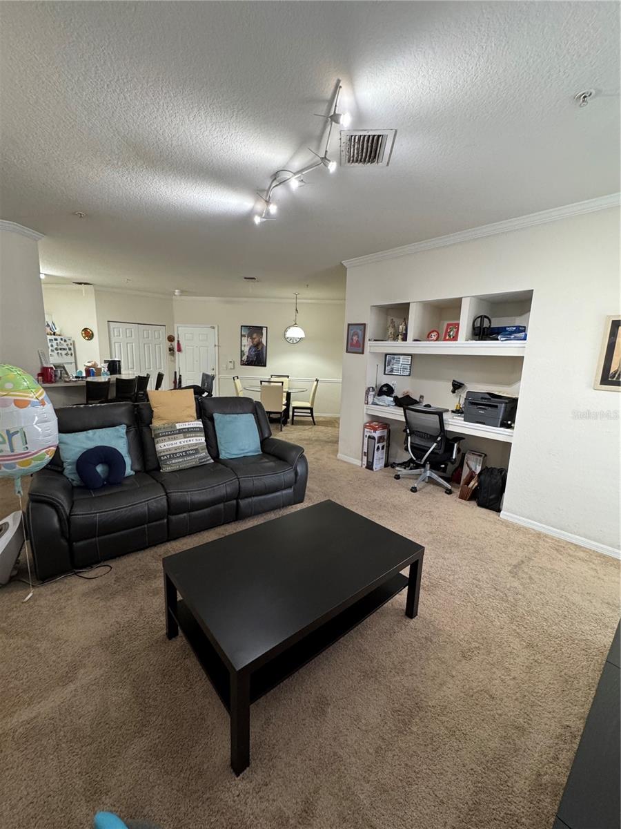 Image 4 of 27 For 3707 Conroy Road 1711