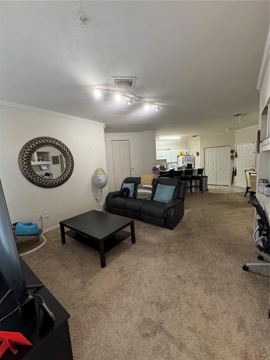 Image 5 of 27 For 3707 Conroy Road 1711