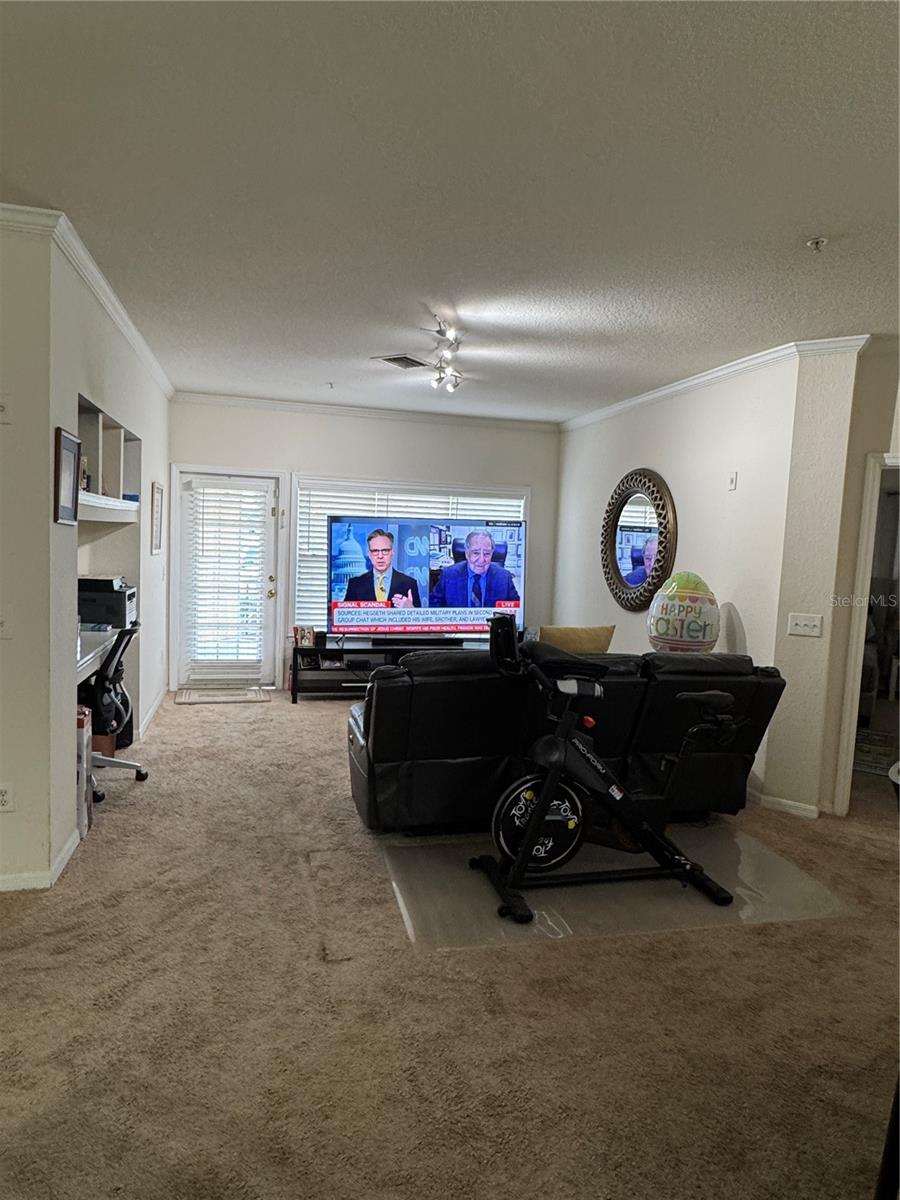 Image 7 of 27 For 3707 Conroy Road 1711