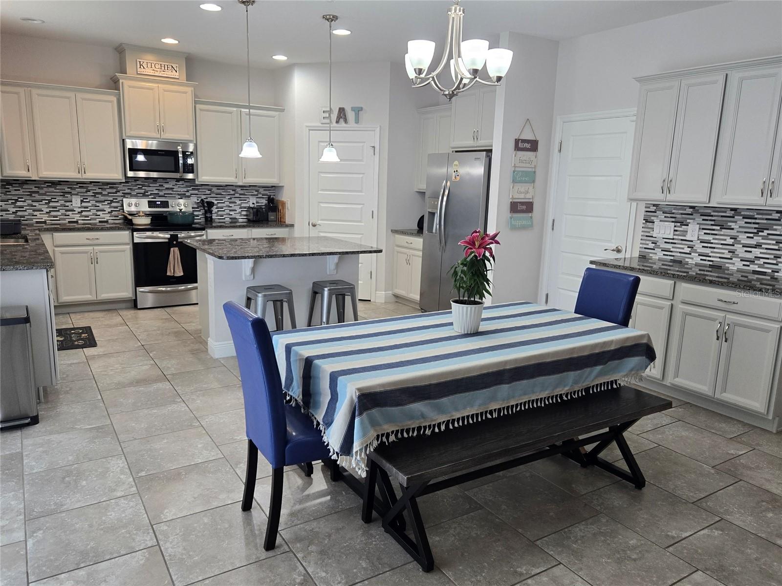 Image 13 of 54 For 16124 Azure Key Street