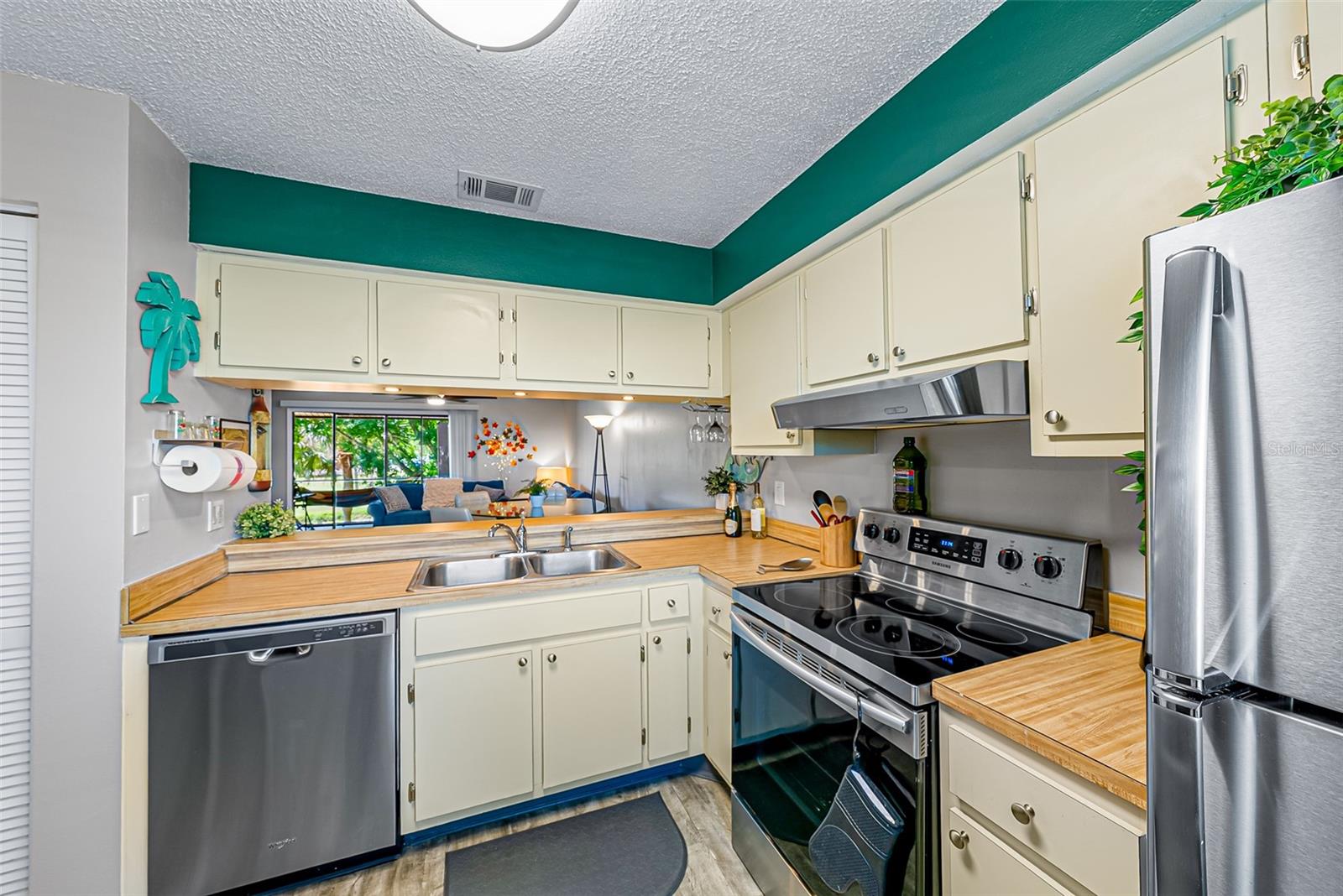 Image 12 of 40 For 2175 Golf Isle Drive 1022