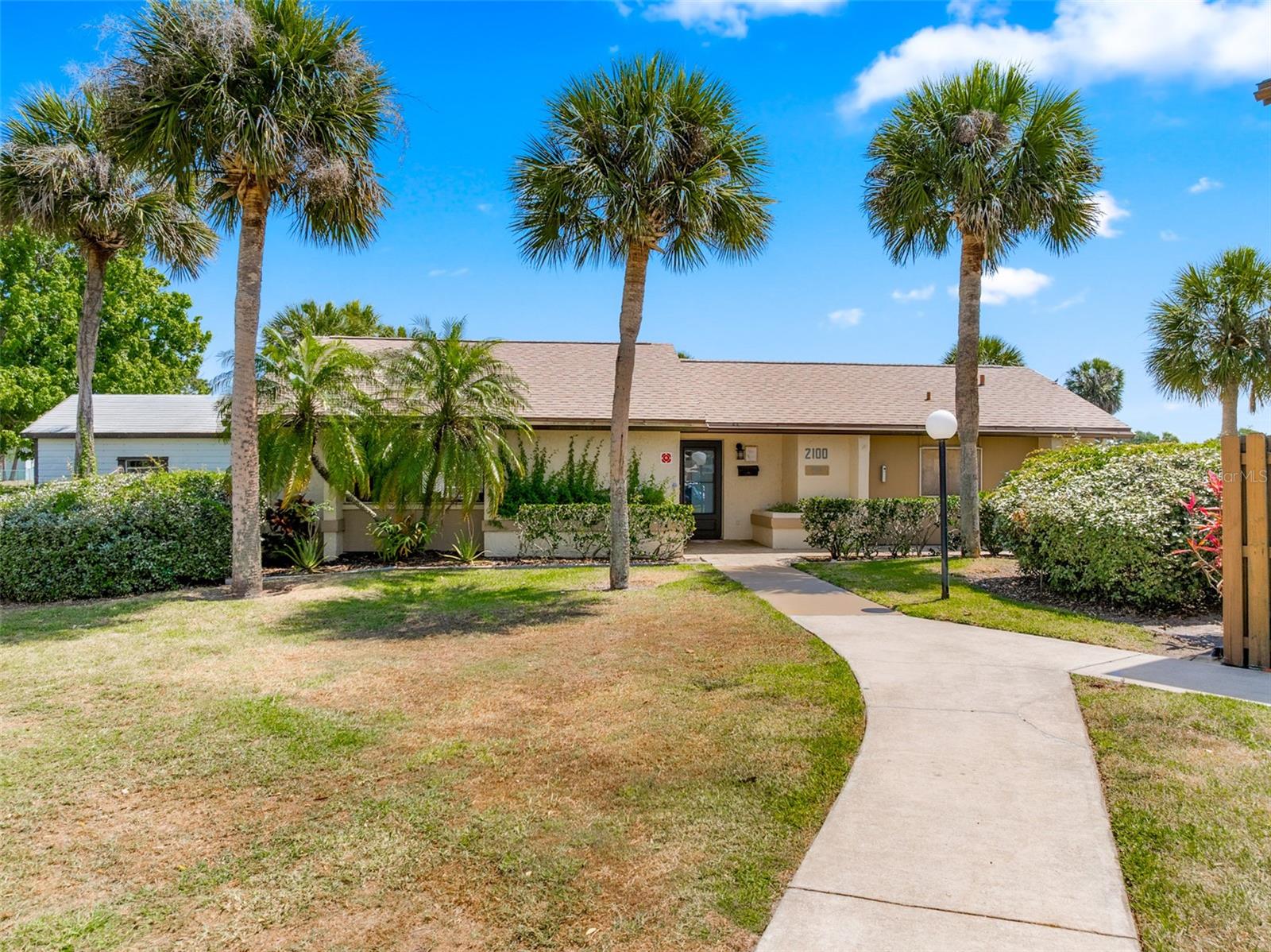 Image 33 of 40 For 2175 Golf Isle Drive 1022