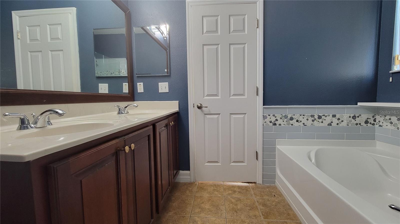Image 20 of 26 For 539 First Cape Coral Drive