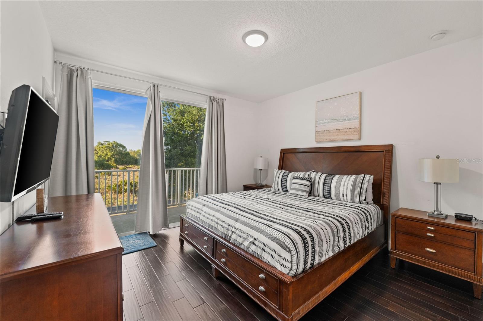 Image 11 of 25 For 17521 Placidity Avenue