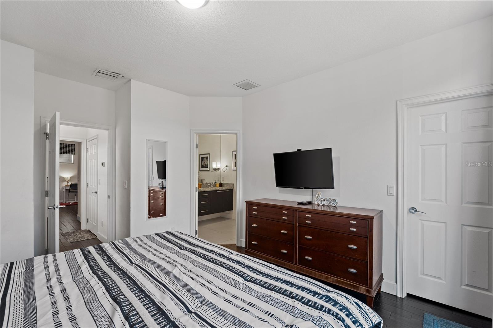 Image 12 of 25 For 17521 Placidity Avenue