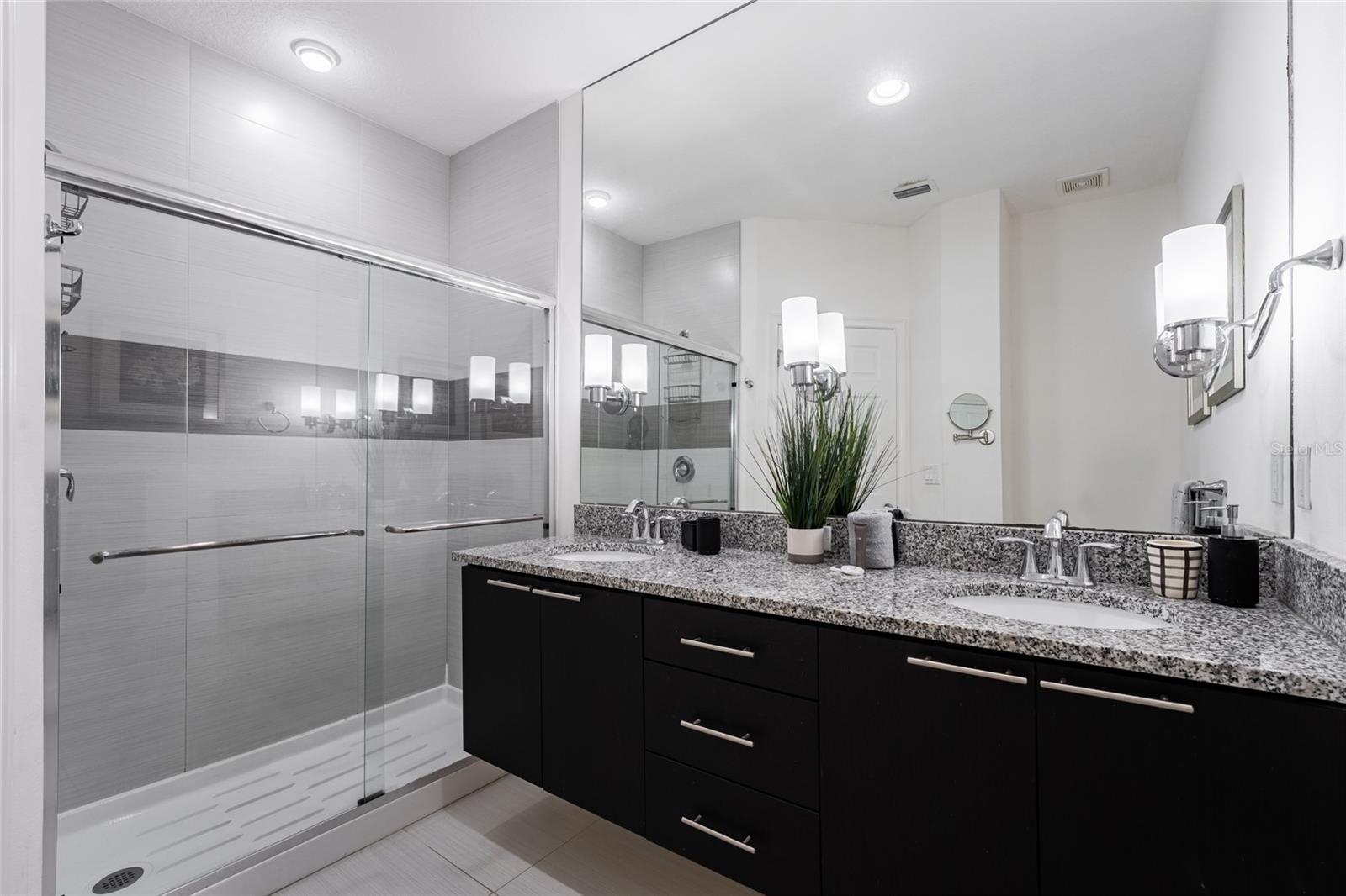 Image 13 of 25 For 17521 Placidity Avenue