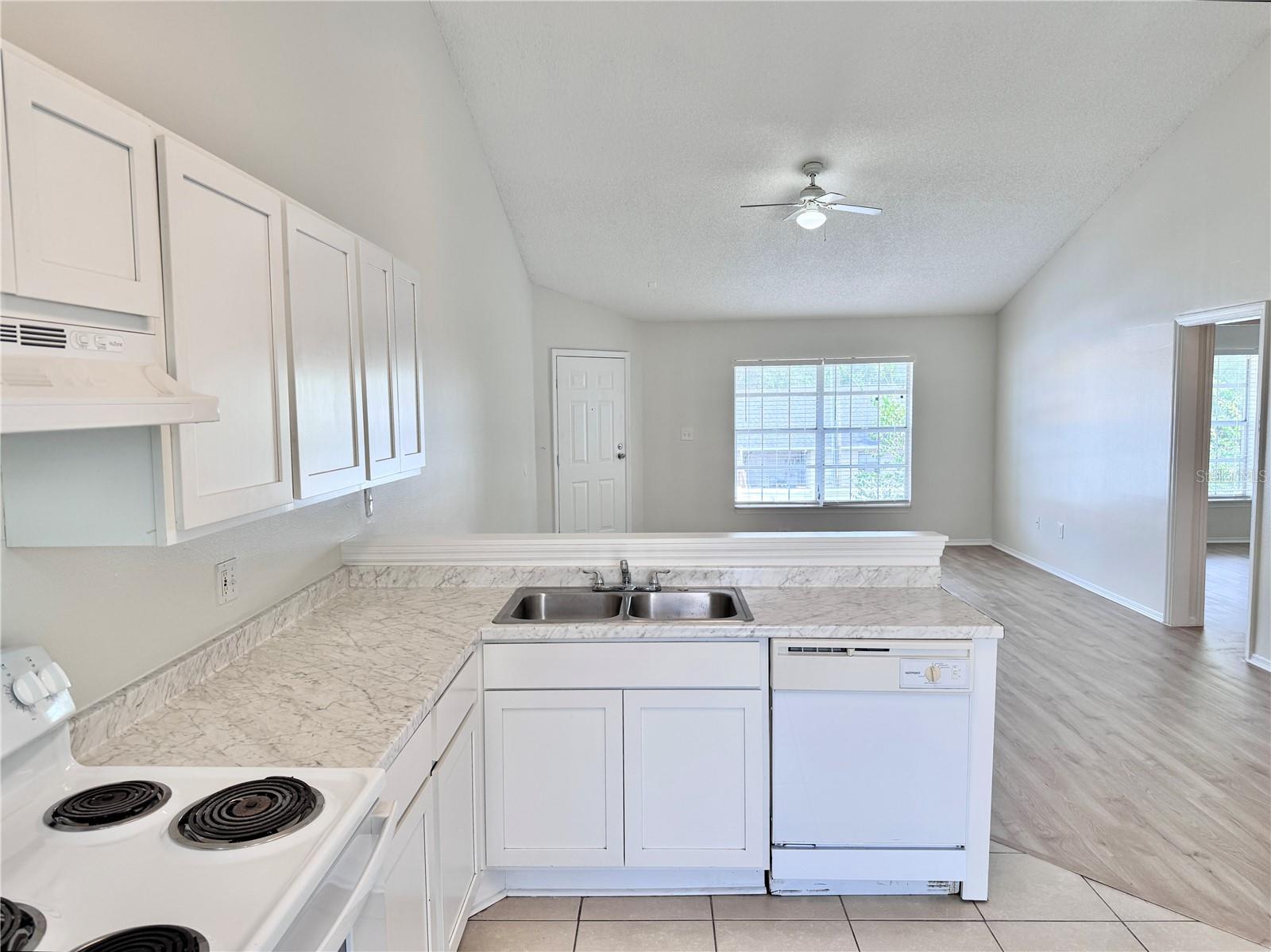 Image 8 of 18 For 3651 Goldenrod Road B207