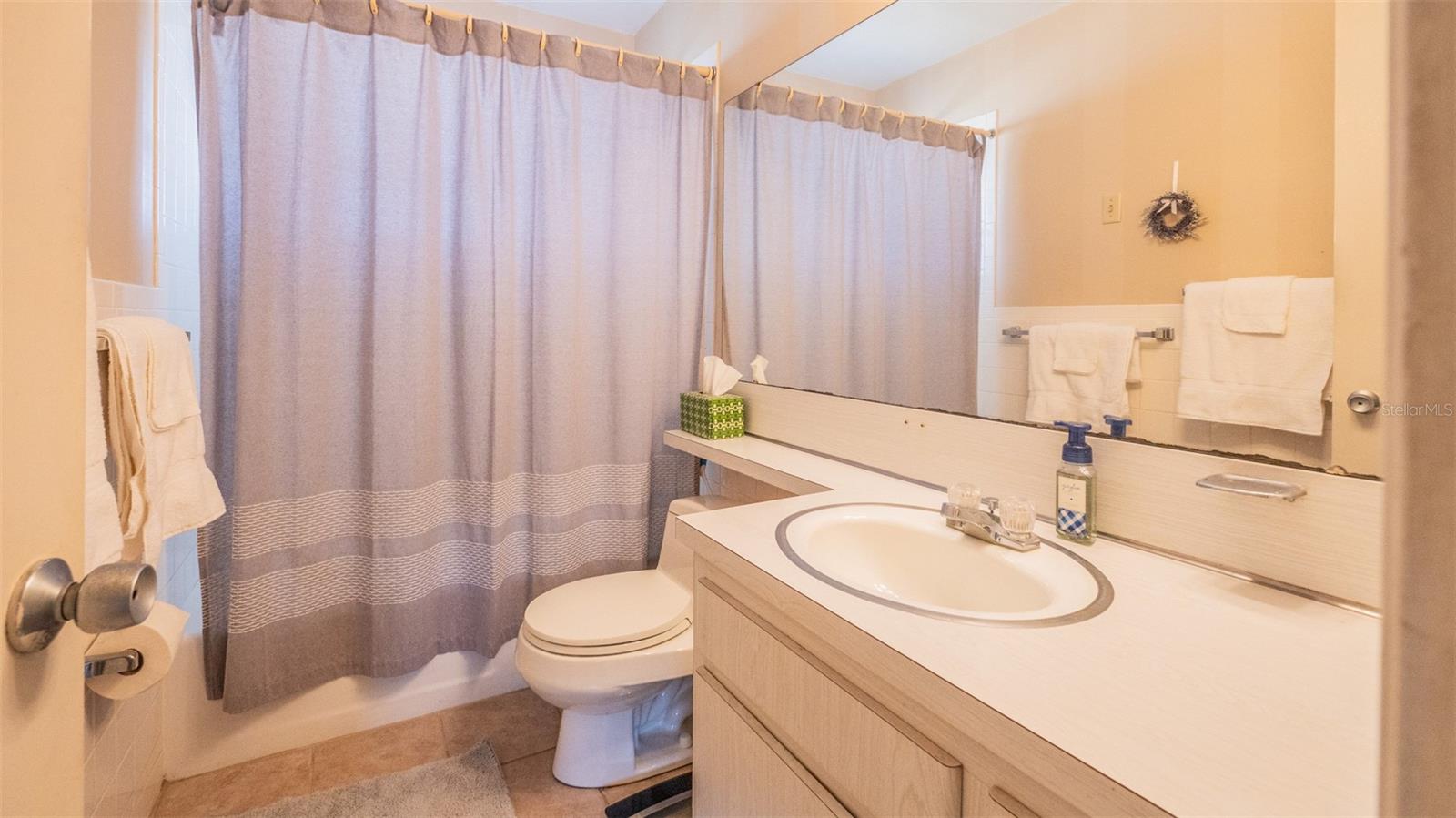 Image 12 of 26 For 5505 Hernandes Drive 204