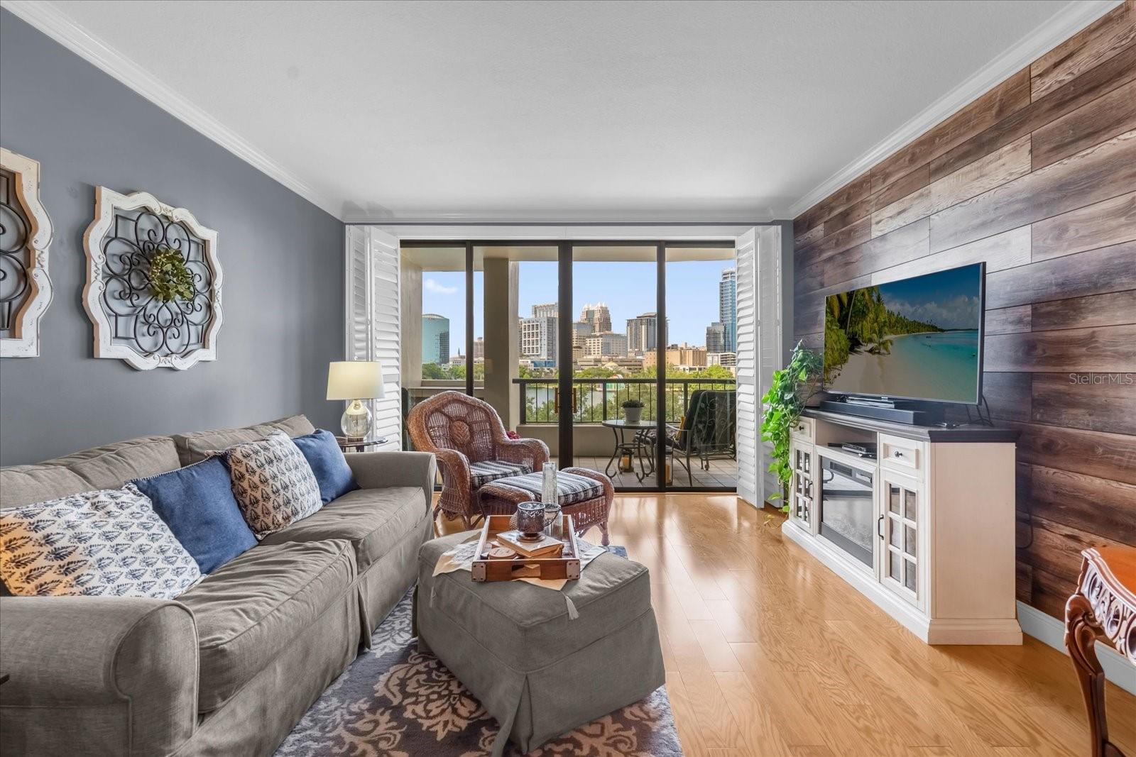 Image 10 of 38 For 401 Robinson Street 503