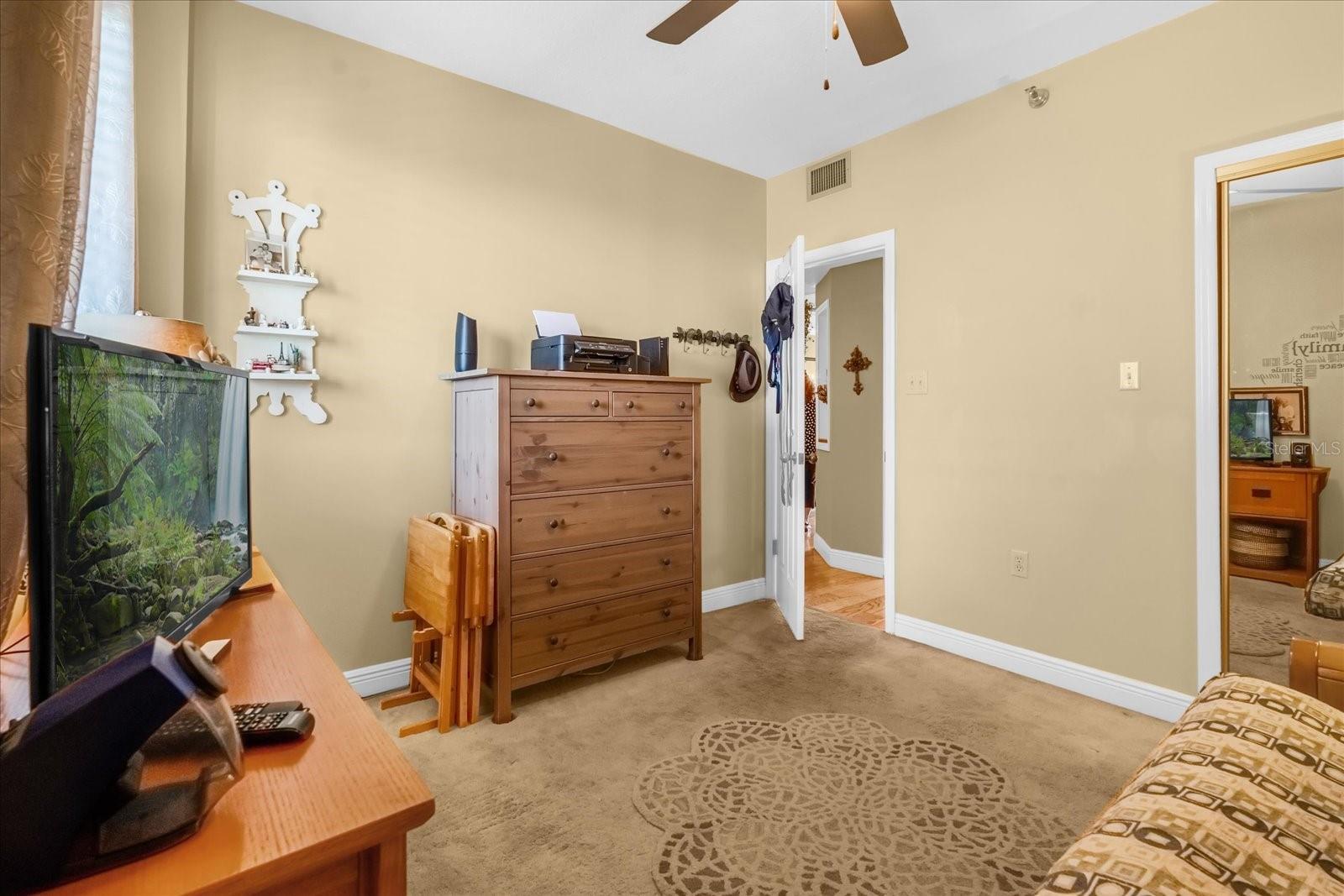 Image 20 of 38 For 401 Robinson Street 503