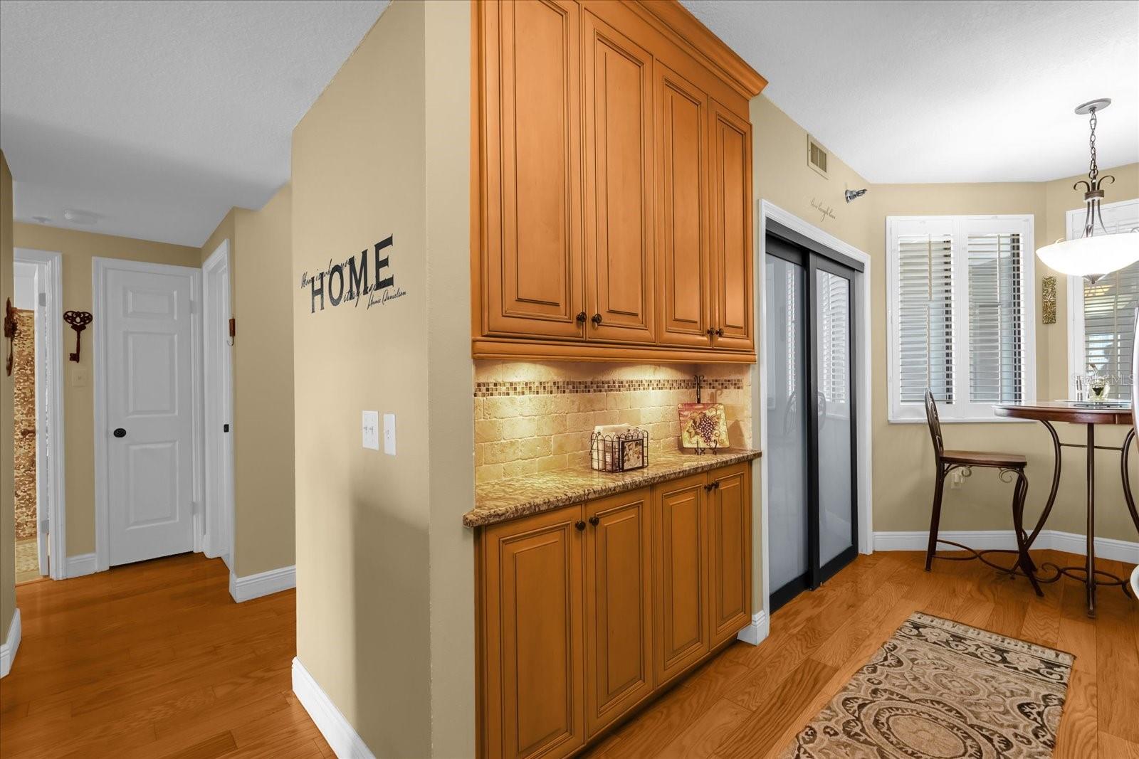 Image 7 of 38 For 401 Robinson Street 503