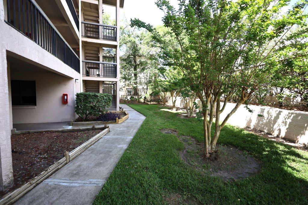 Image 16 of 53 For 1054 Lotus Cove Court 636