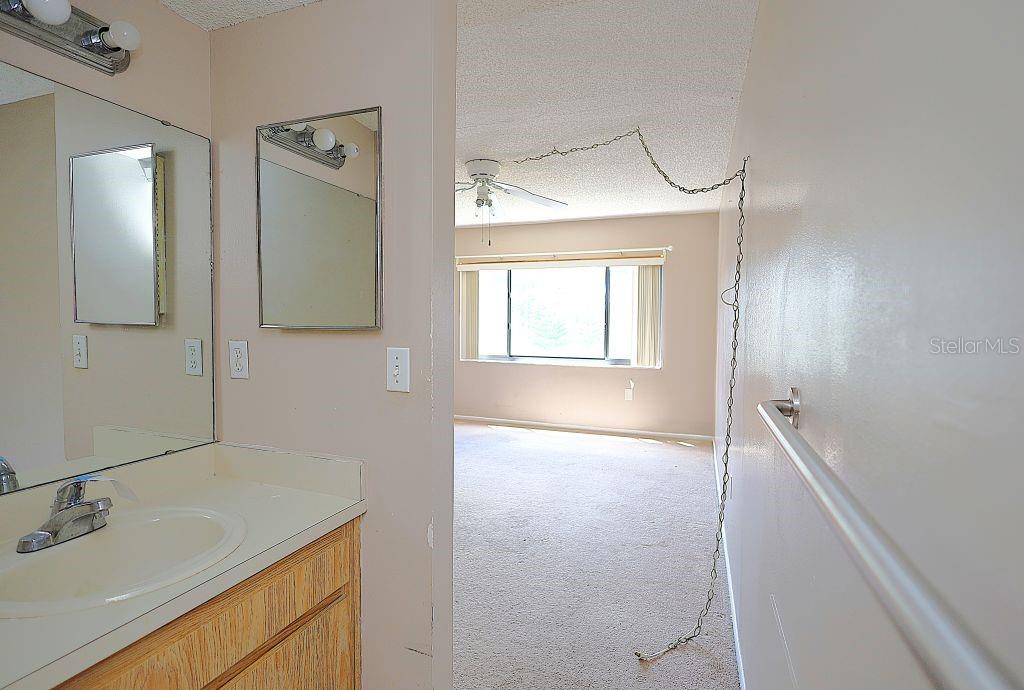 Image 38 of 53 For 1054 Lotus Cove Court 636