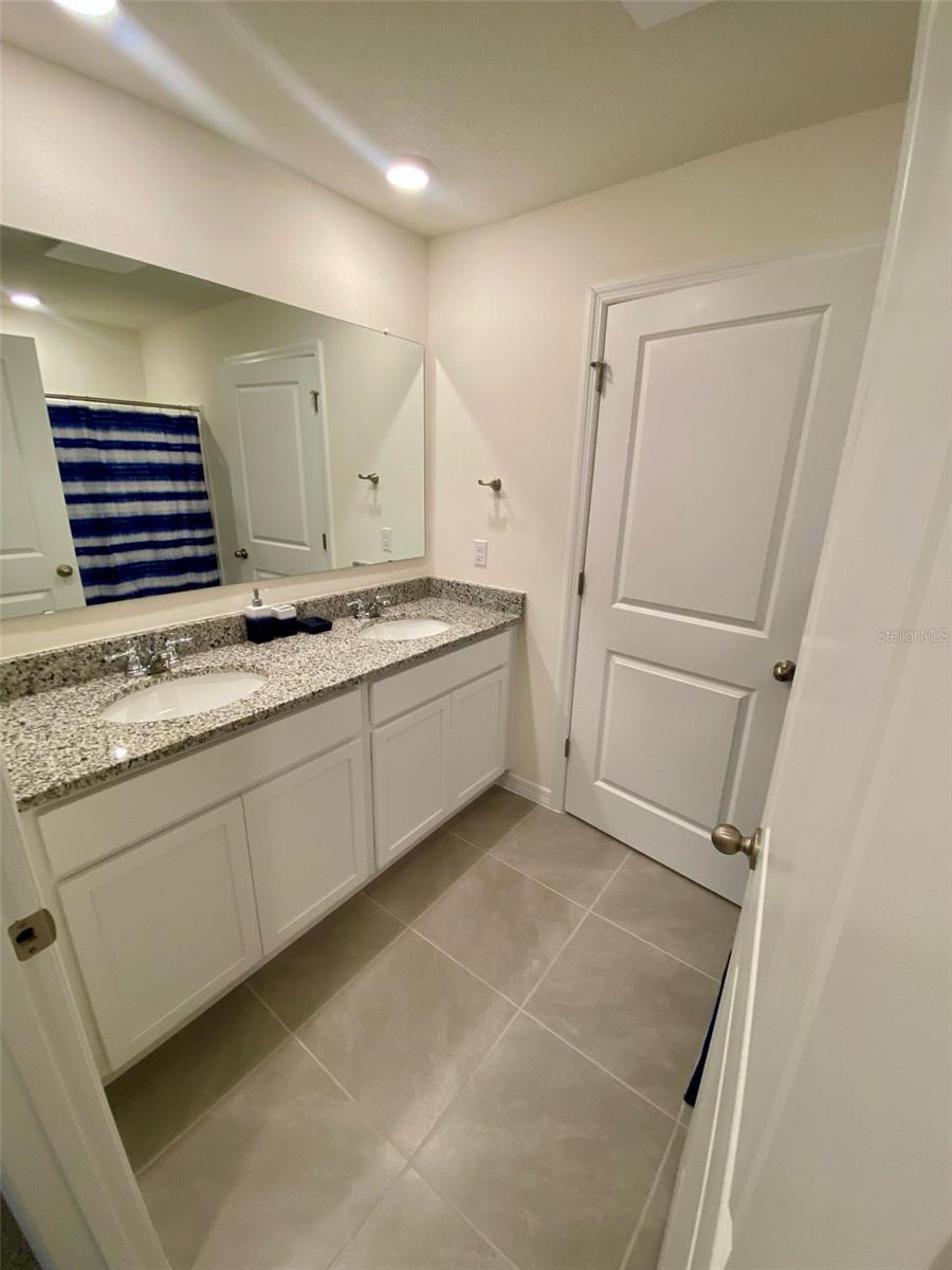 Image 4 of 8 For 392 Preston Cove Drive