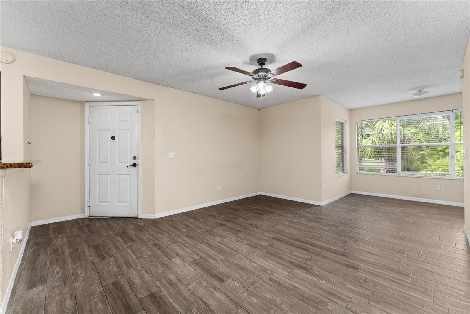 Image 17 of 23 For 5112 Conroy Rd  13