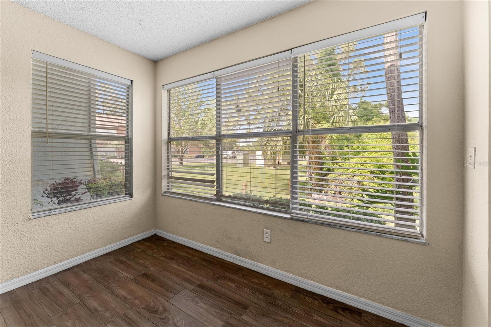 Image 18 of 23 For 5112 Conroy Rd  13