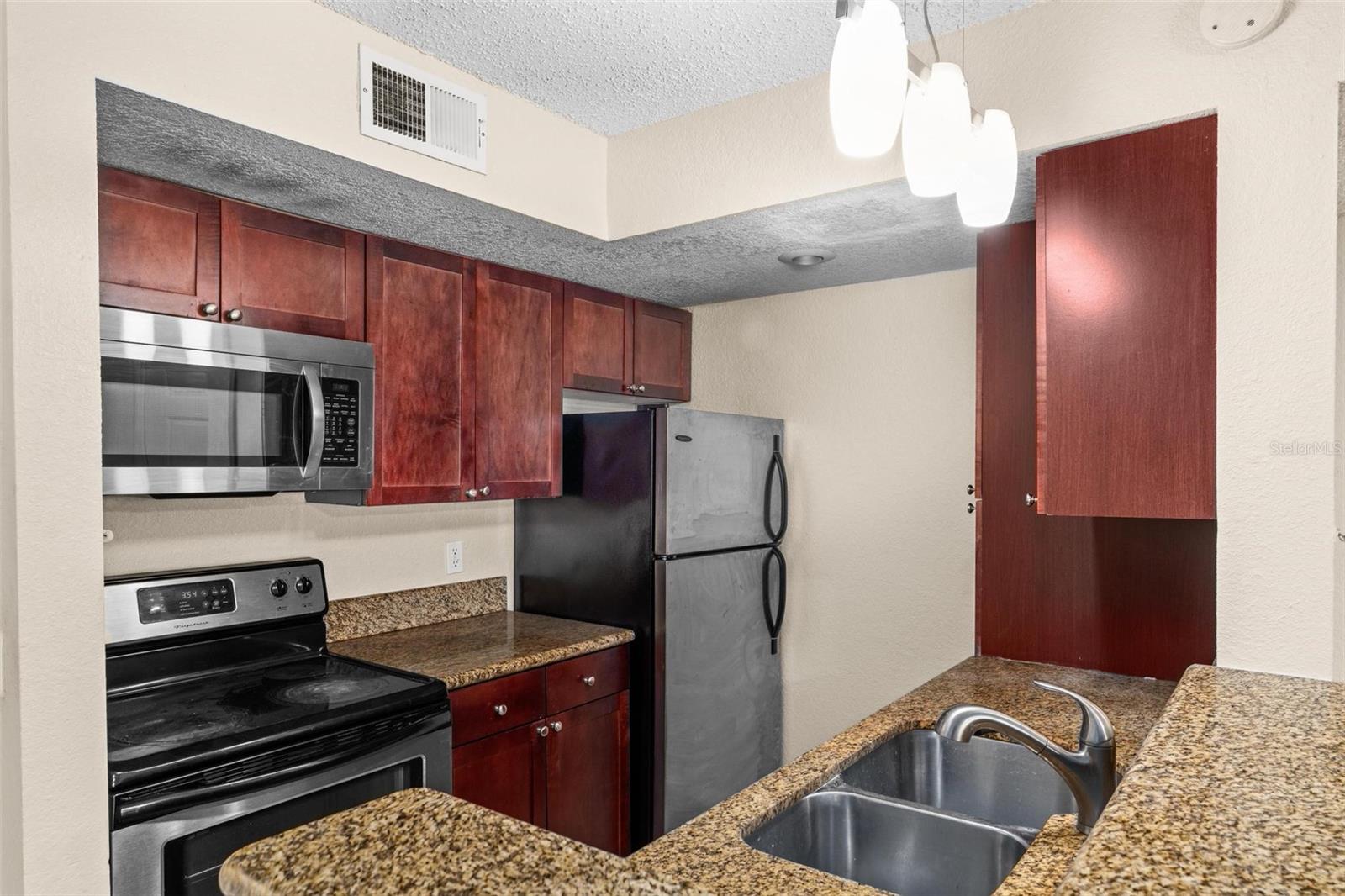 Image 5 of 23 For 5112 Conroy Rd  13