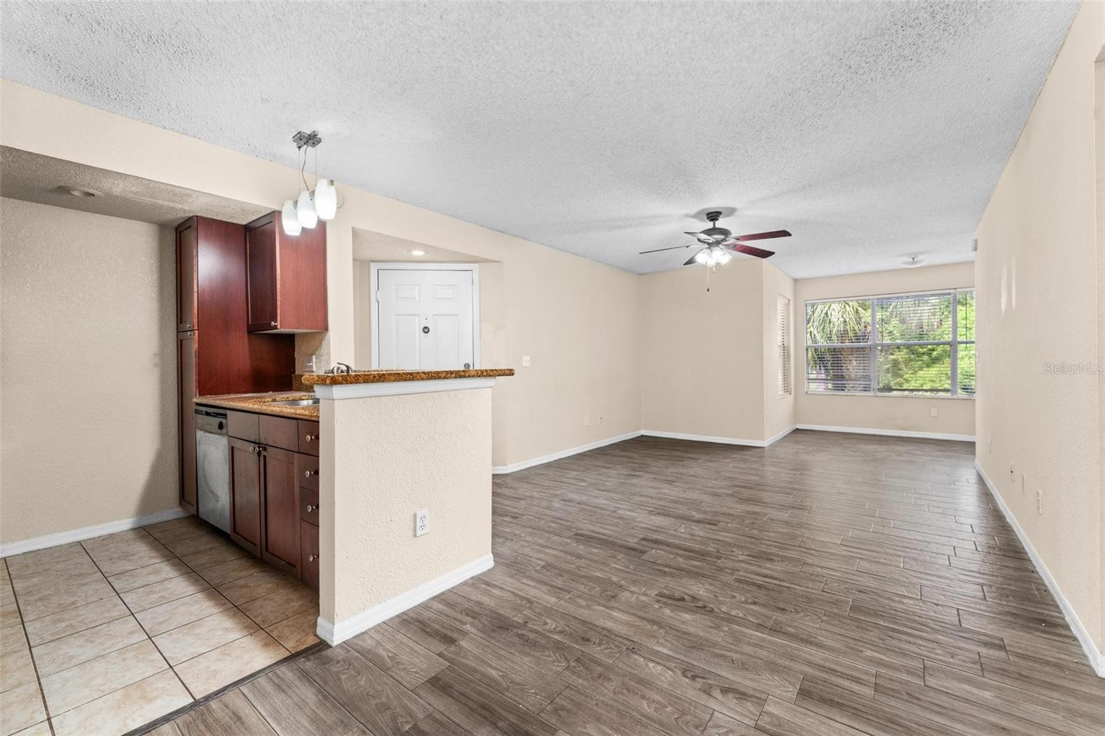 Image 8 of 23 For 5112 Conroy Rd  13