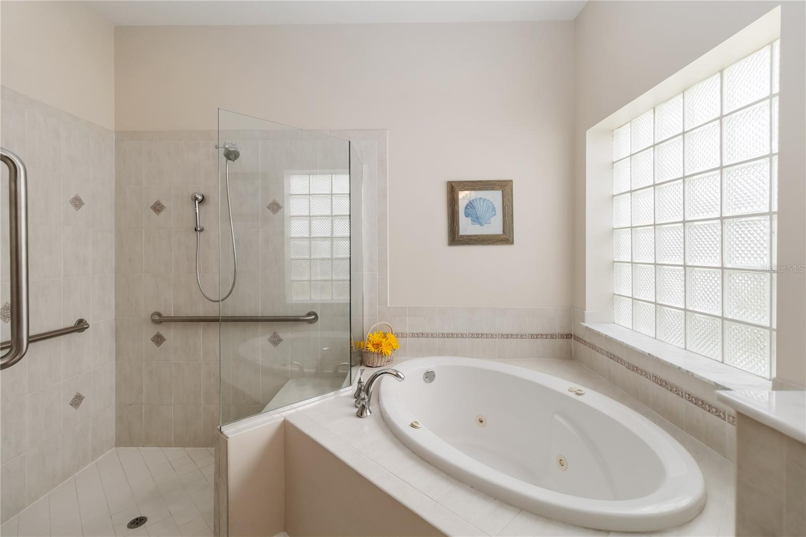 Image 19 of 37 For 1320 Antrim Circle