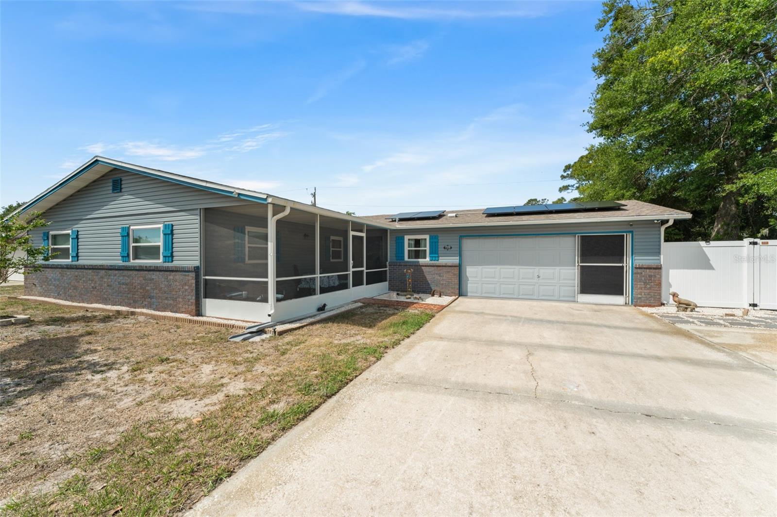 Image 2 of 33 For 1328 Laurel Drive
