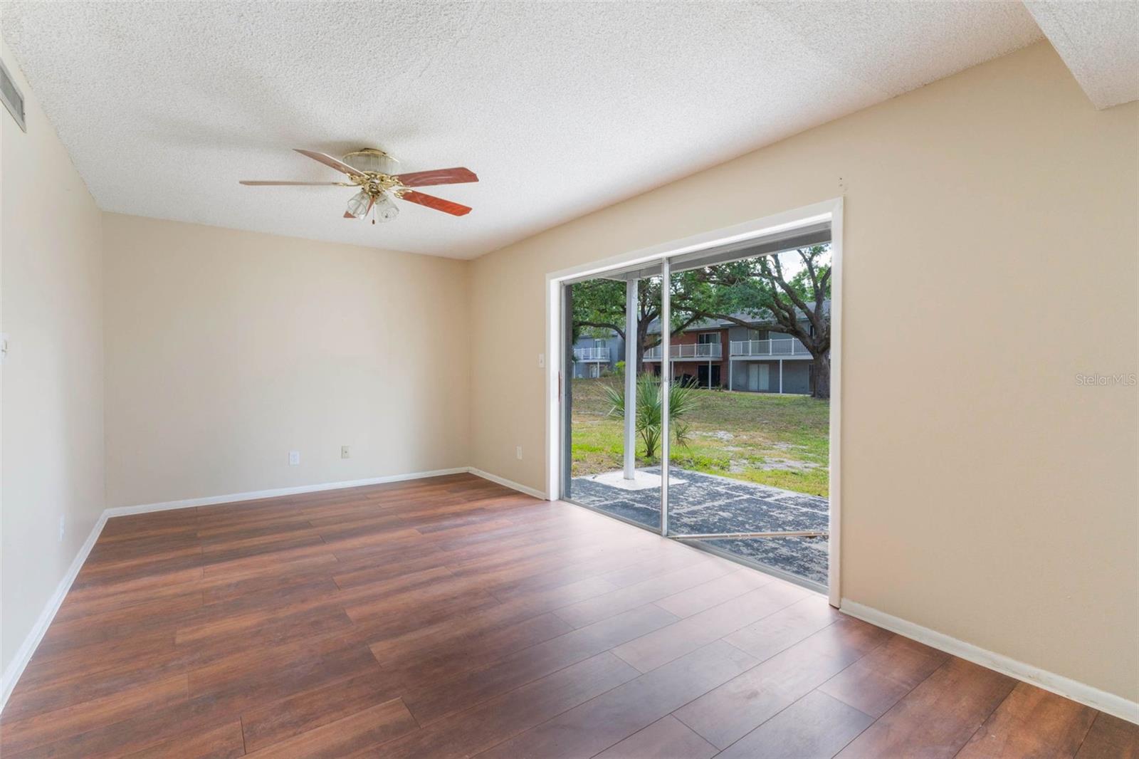 Image 5 of 17 For 7336 Daniel Webster Drive 9