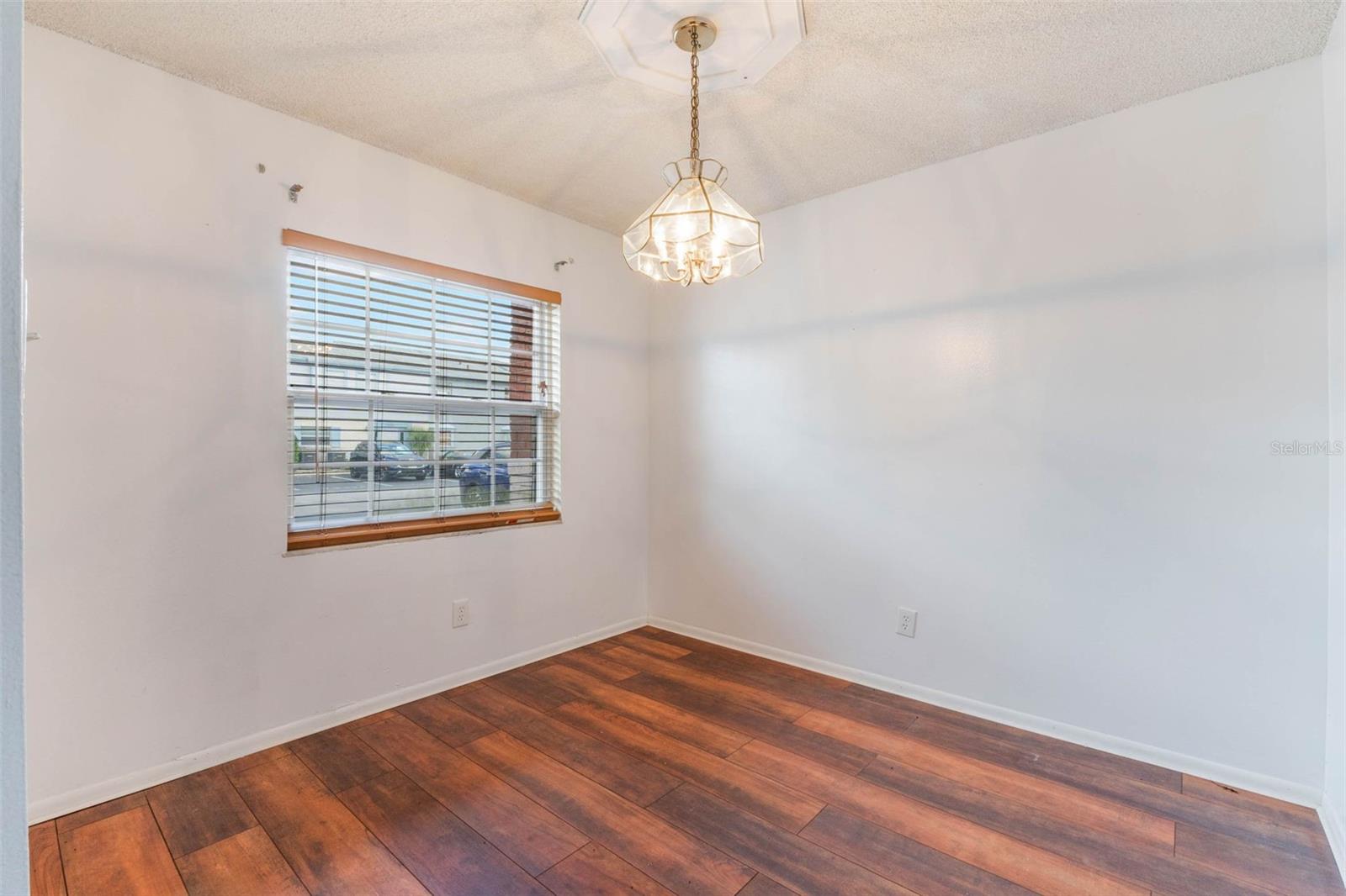 Image 6 of 17 For 7336 Daniel Webster Drive 9