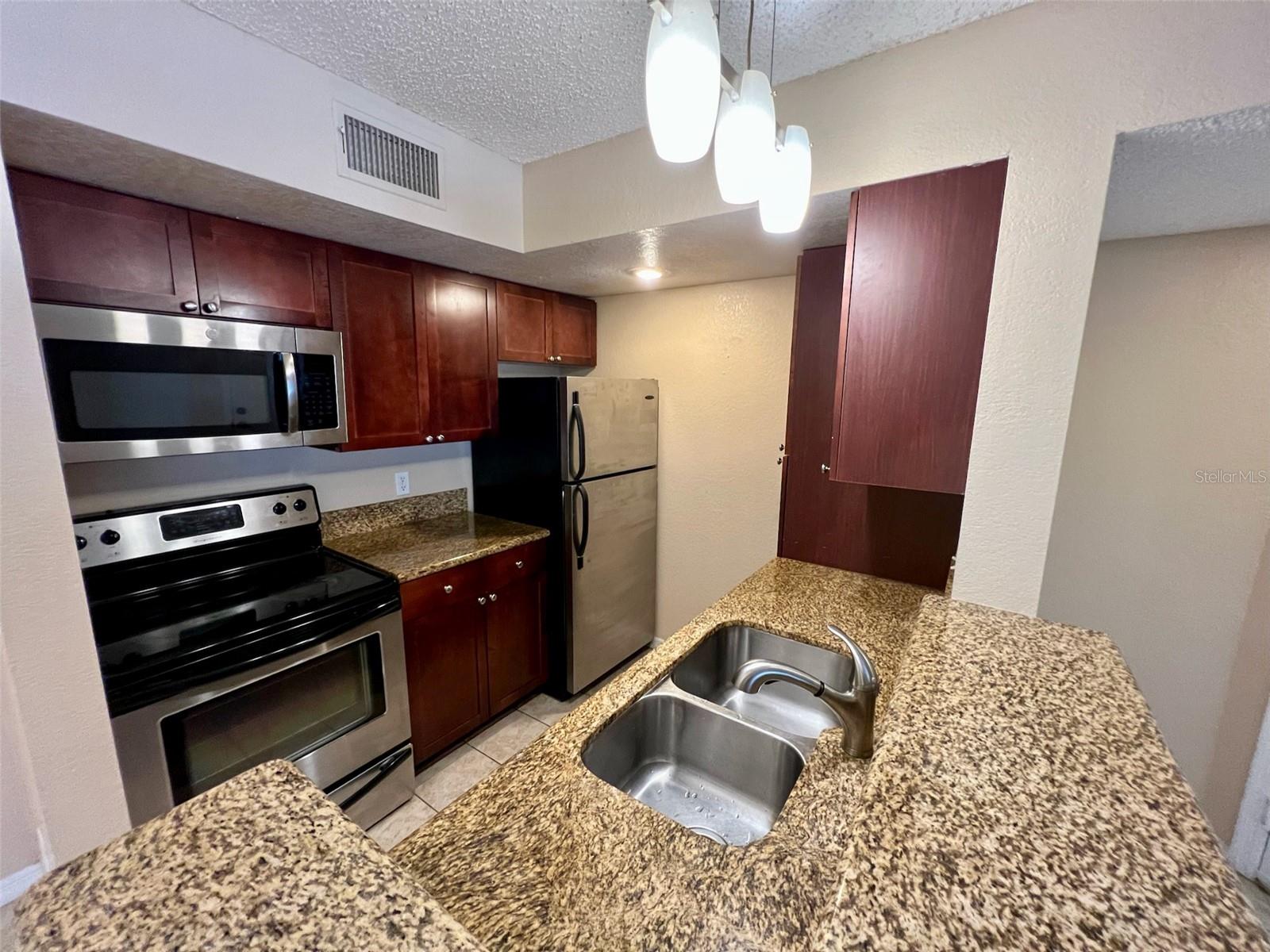 Image 5 of 19 For 5124 Conroy Road 615