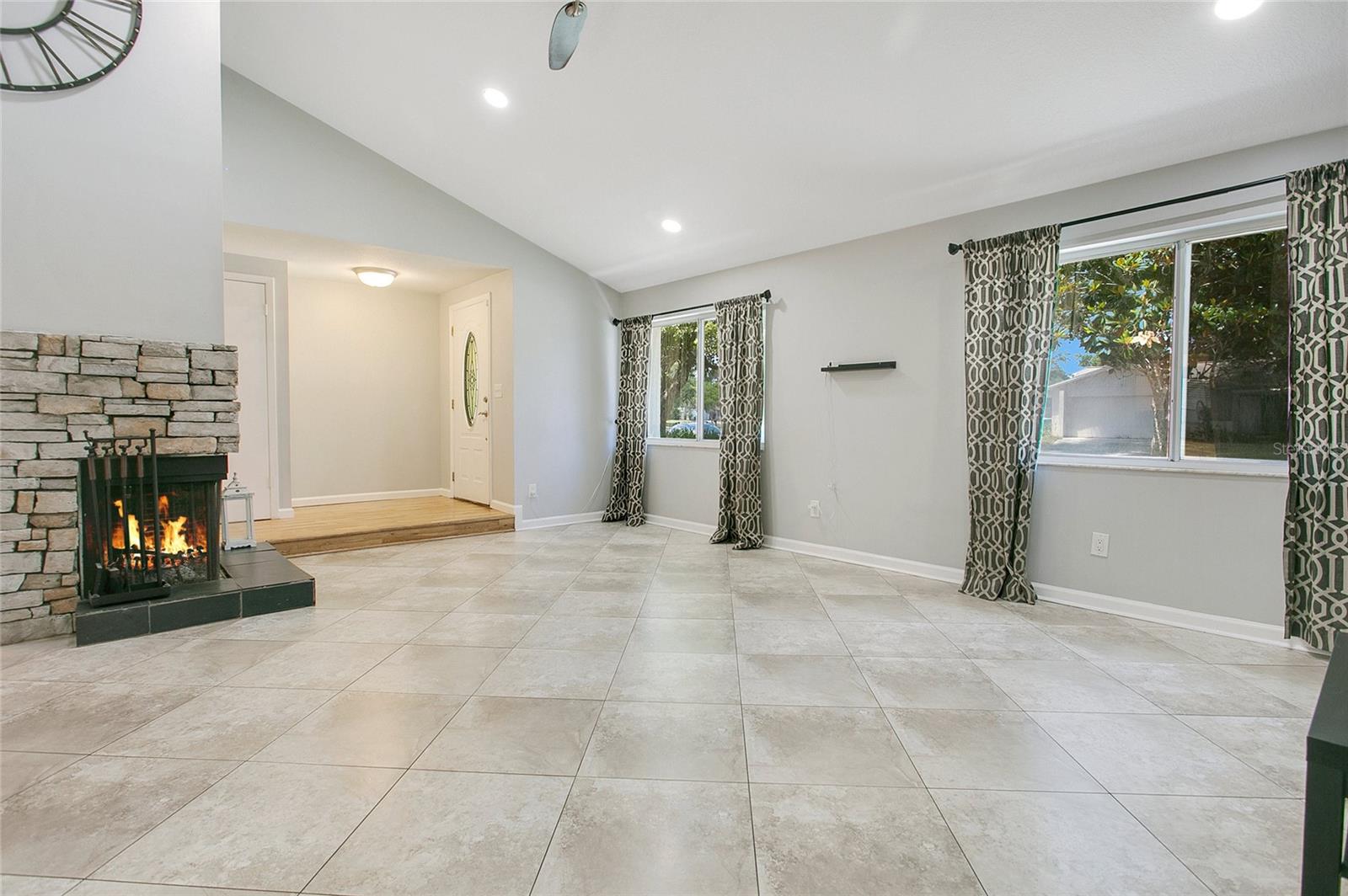 Image 4 of 31 For 821 Sutter Loop