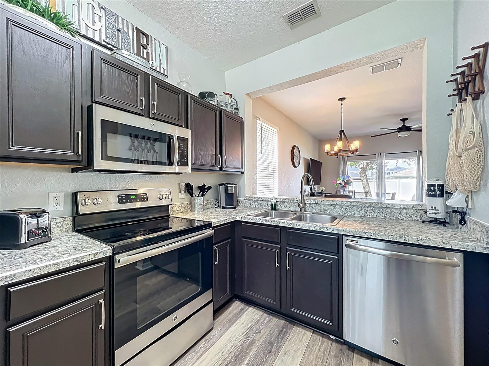Image 11 of 59 For 2744 Calabria Avenue