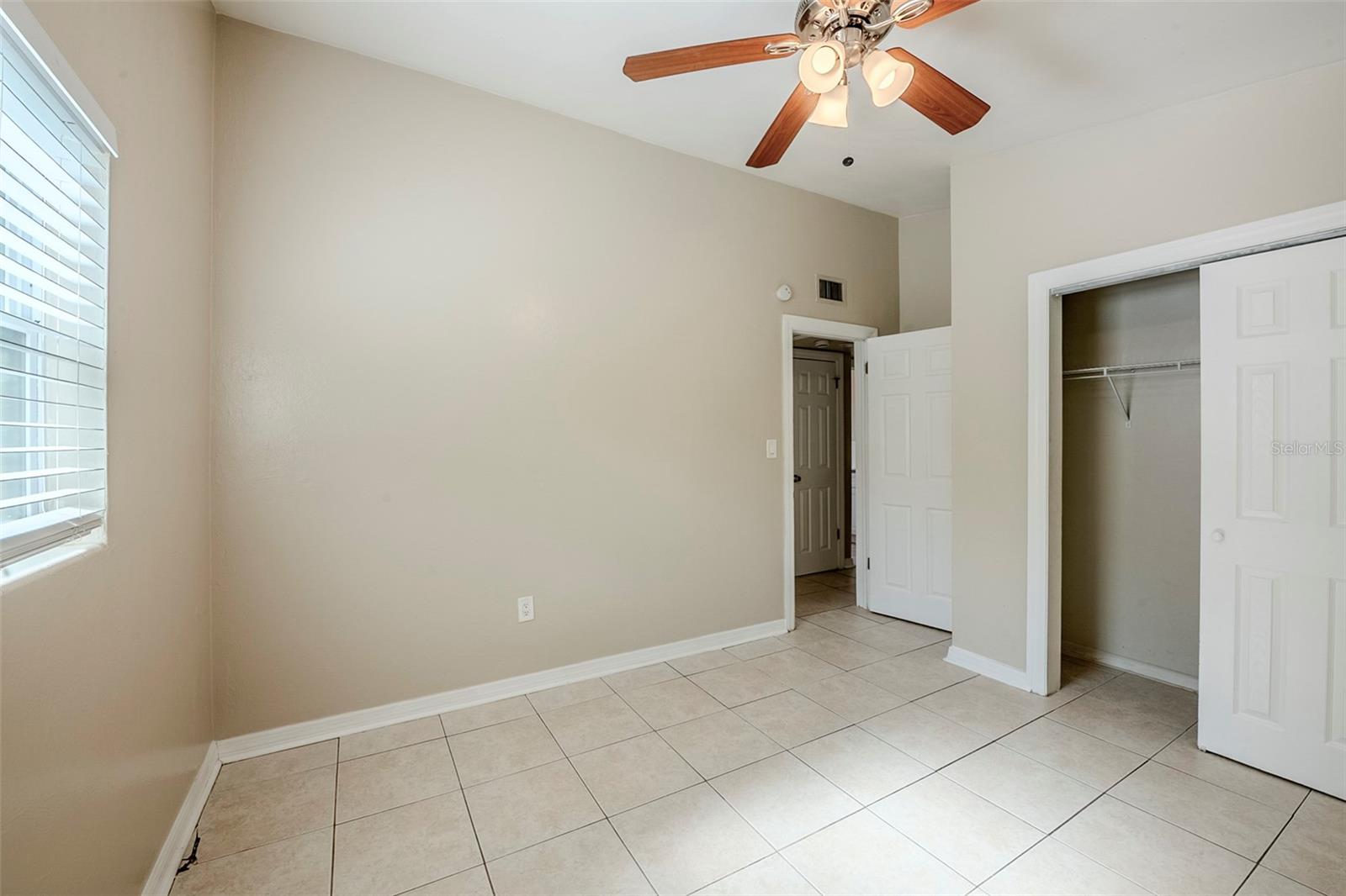 Image 23 of 37 For 4124 Caywood Circle