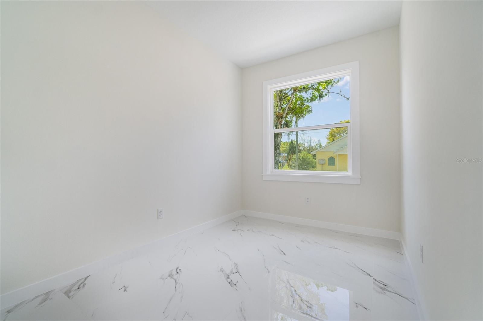 Image 16 of 26 For 1215 Crawford Avenue