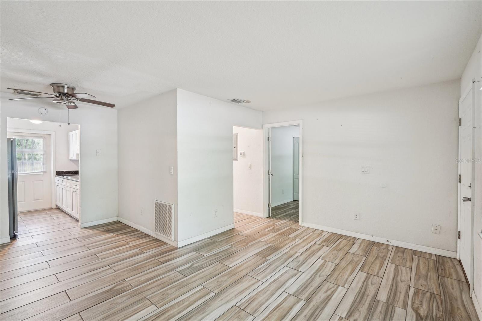 Image 5 of 18 For 6101 Foss Road