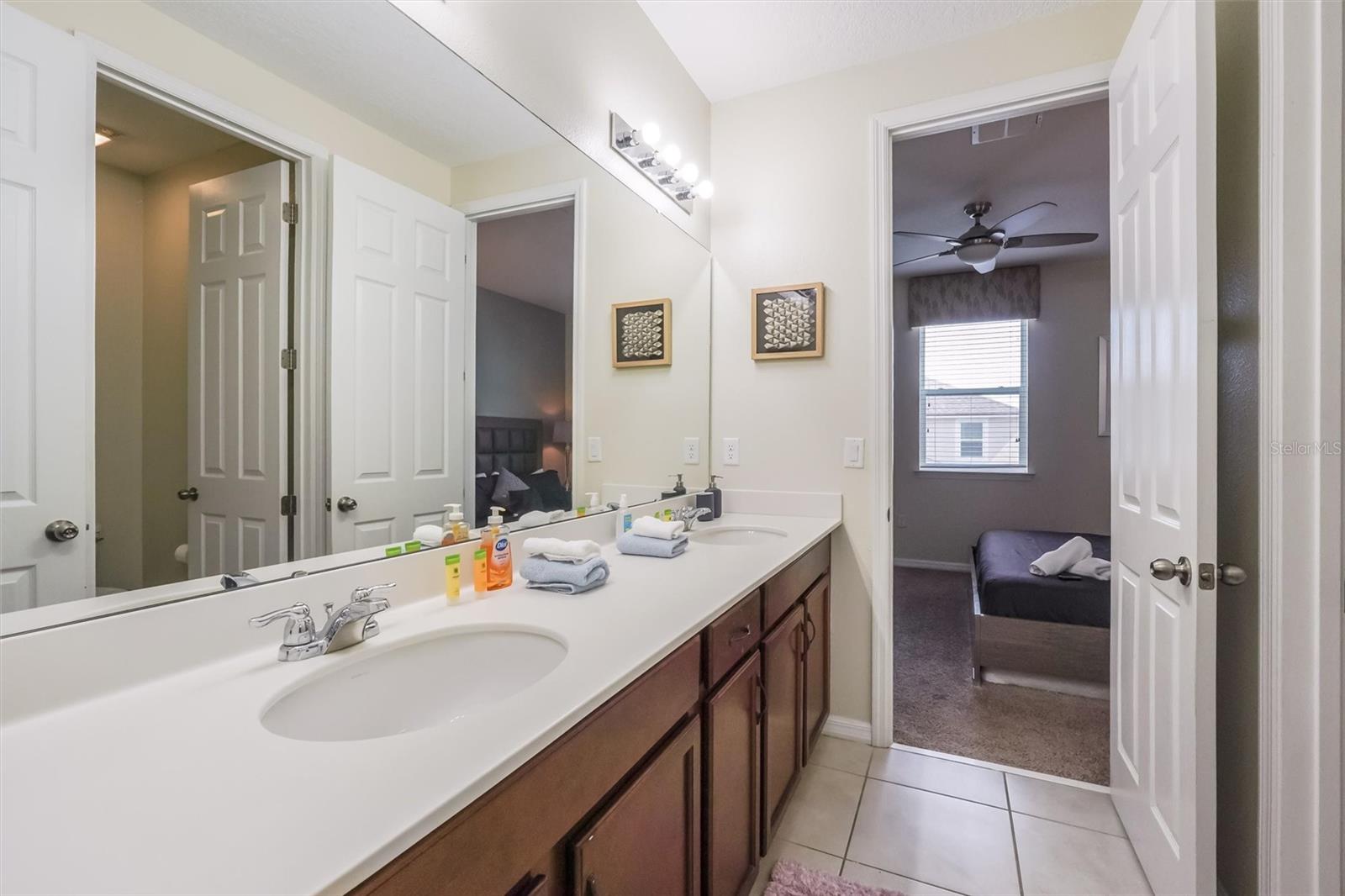 Image 37 of 43 For 9007 Pelican Cove Trace