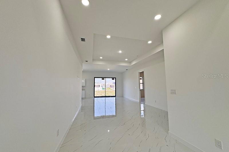 Image 11 of 31 For 4233 Jacaranda Parkway W