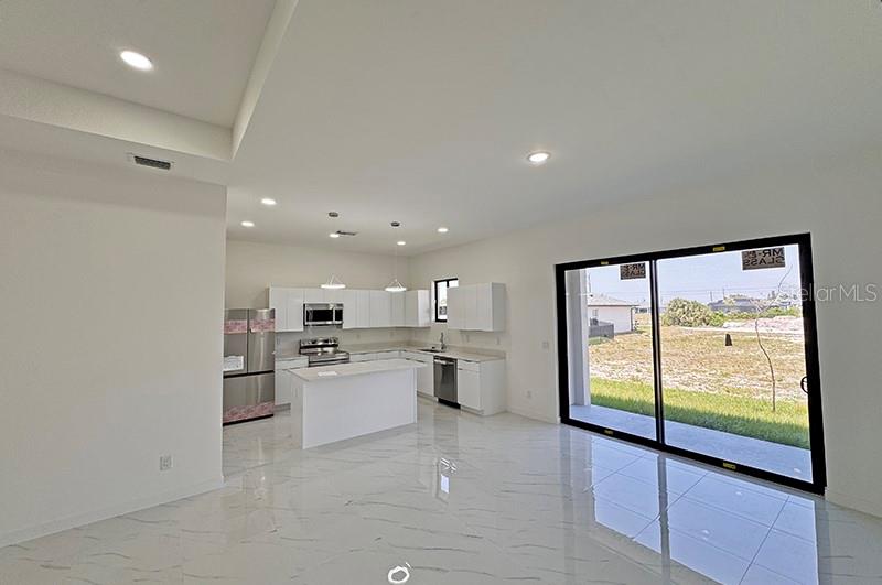 Image 13 of 31 For 4233 Jacaranda Parkway W