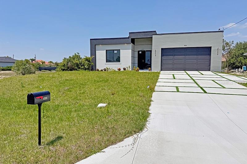 Image 2 of 31 For 4233 Jacaranda Parkway W