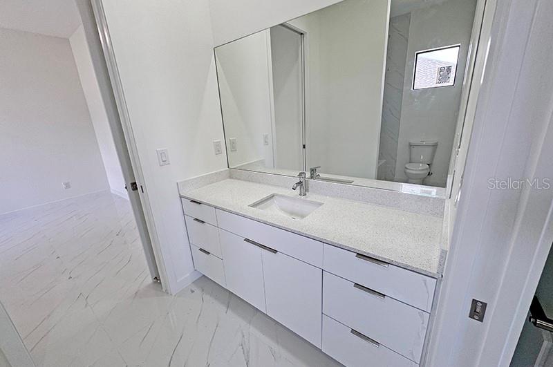 Image 22 of 31 For 4233 Jacaranda Parkway W