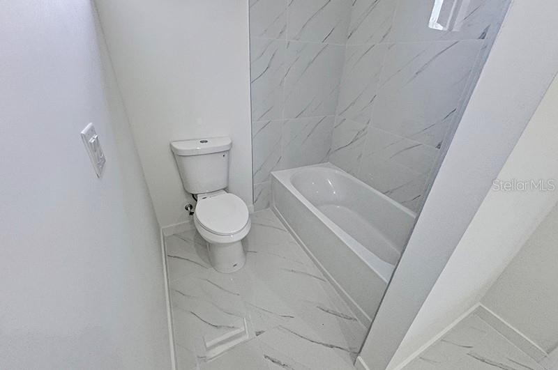 Image 23 of 31 For 4233 Jacaranda Parkway W