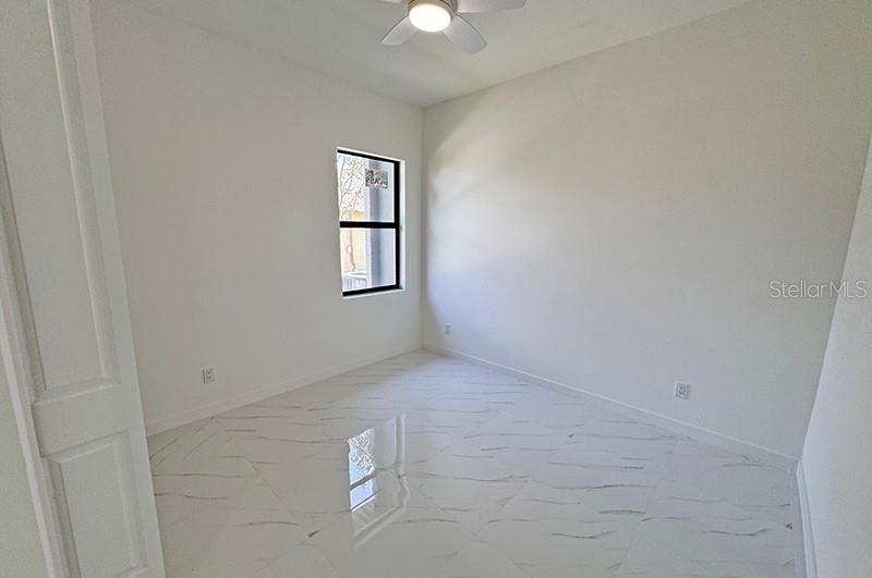 Image 24 of 31 For 4233 Jacaranda Parkway W