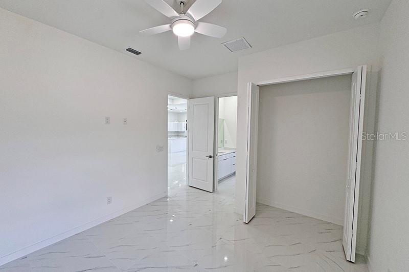 Image 25 of 31 For 4233 Jacaranda Parkway W