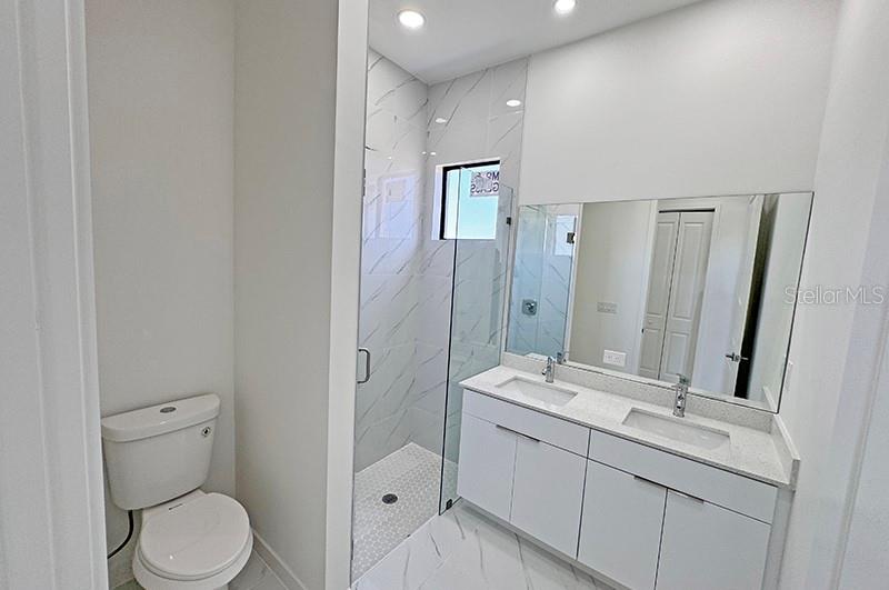 Image 26 of 31 For 4233 Jacaranda Parkway W