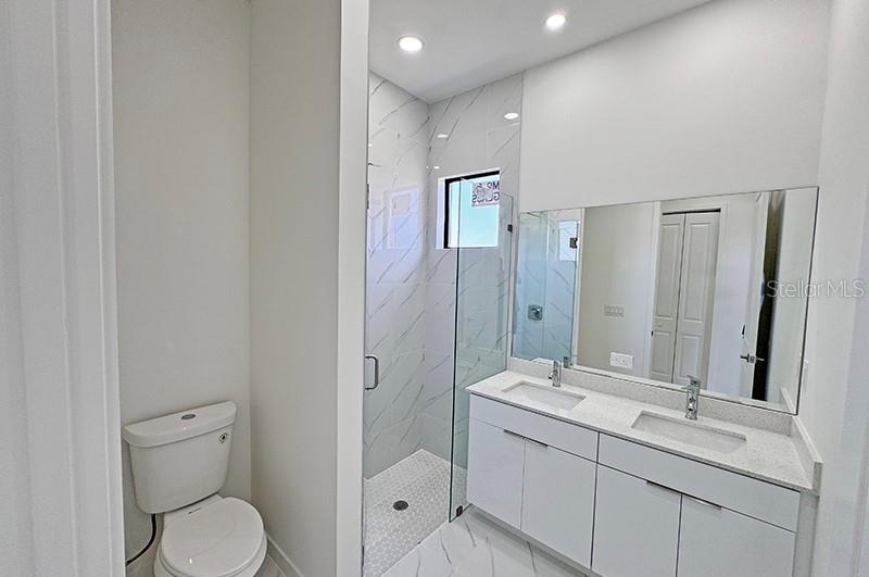 Image 27 of 31 For 4233 Jacaranda Parkway W