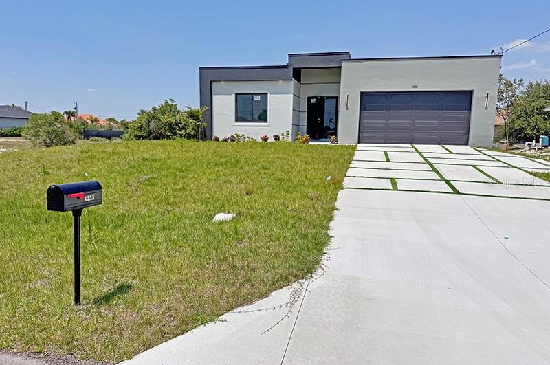 Image 3 of 31 For 4233 Jacaranda Parkway W