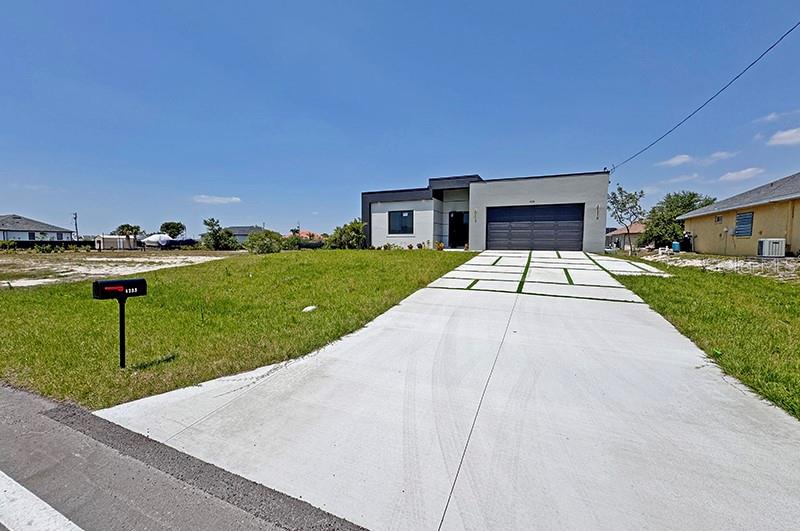 Image 4 of 31 For 4233 Jacaranda Parkway W