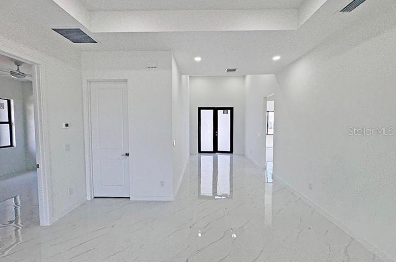 Image 8 of 31 For 4233 Jacaranda Parkway W