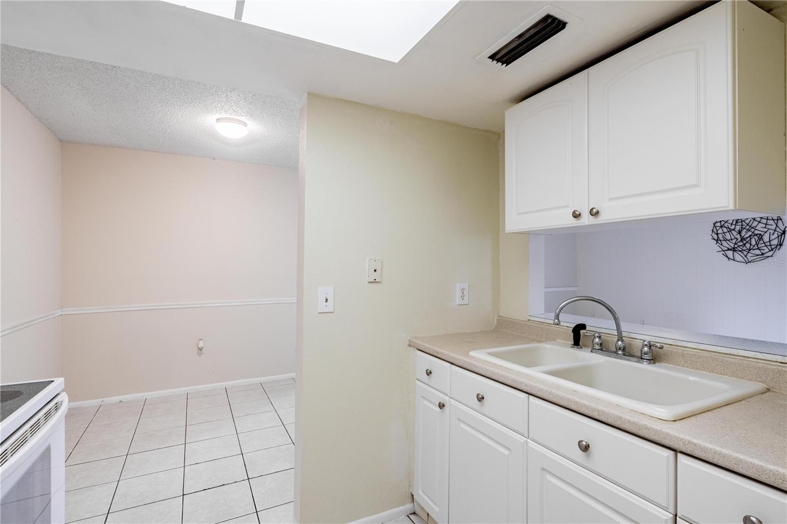 Image 7 of 27 For 1156 Calle Del Norte  C