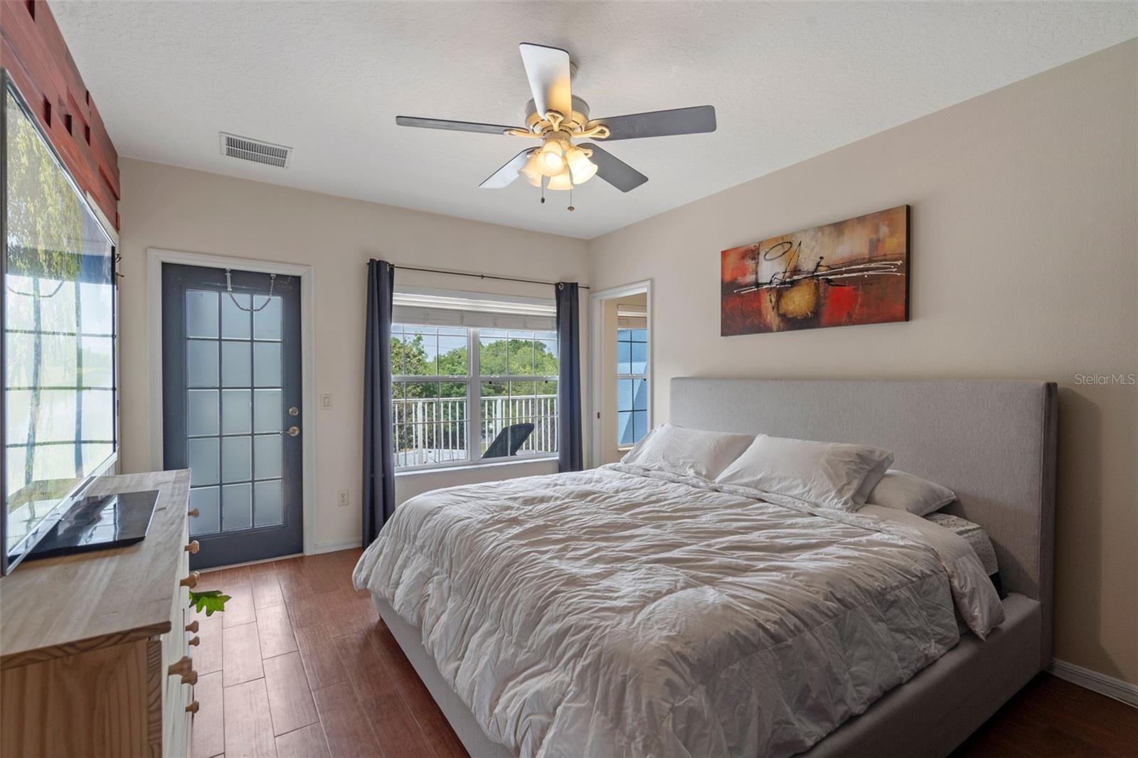 Image 33 of 44 For 316 Solaris Wharf Street