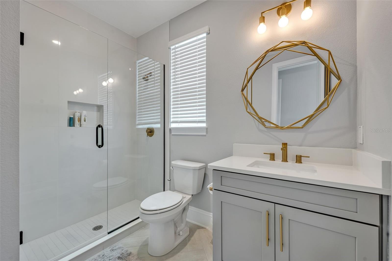 Image 33 of 68 For 14559 Walcott Avenue