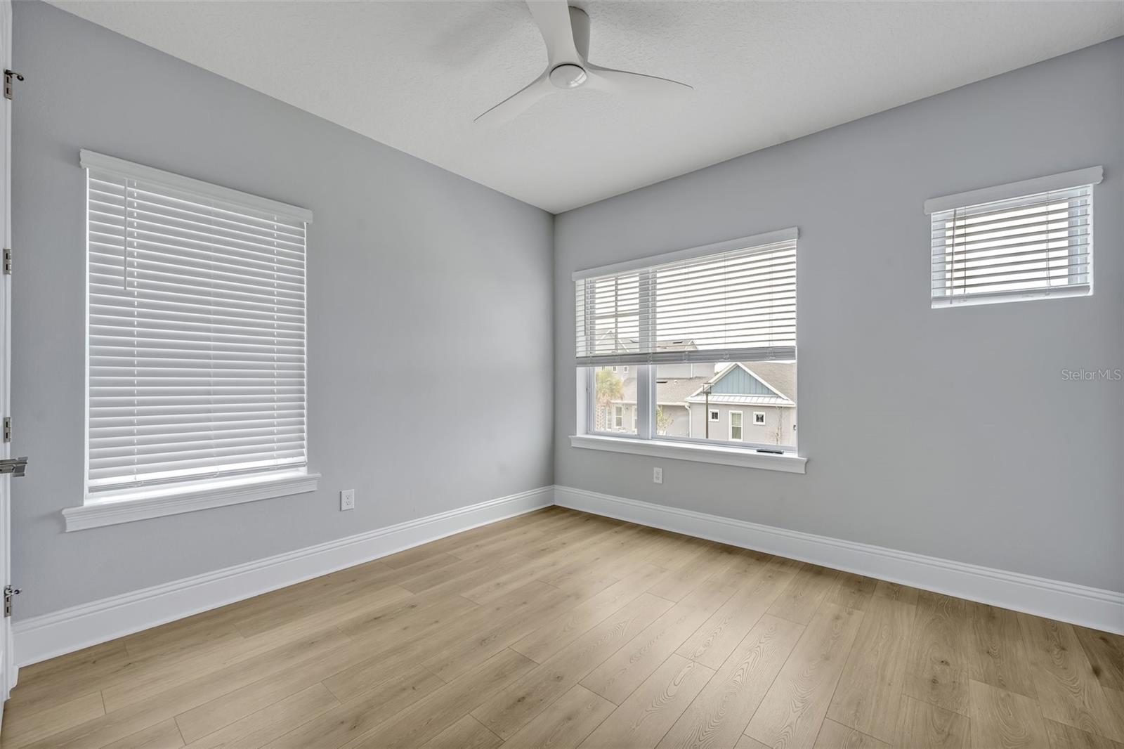 Image 39 of 68 For 14559 Walcott Avenue