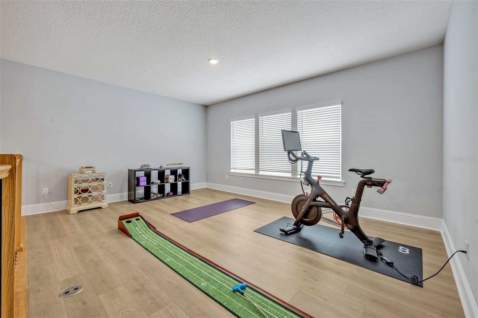 Image 42 of 68 For 14559 Walcott Avenue